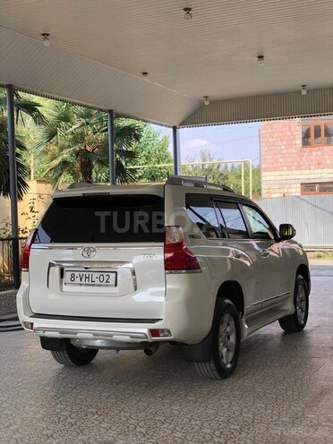Toyota Land Cruiser Prado-5