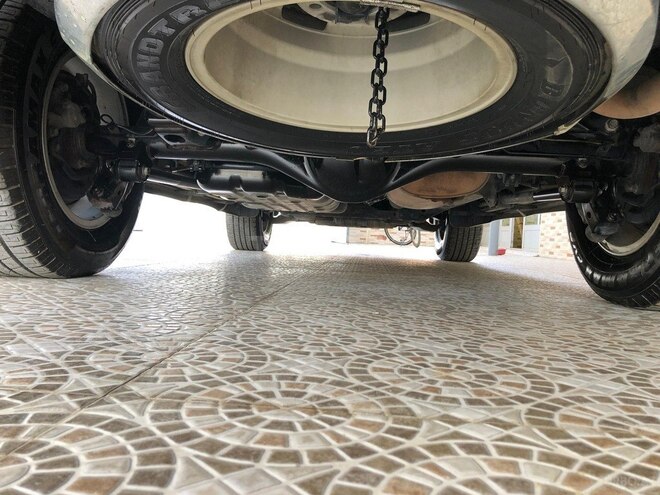 Toyota Land Cruiser Prado-17