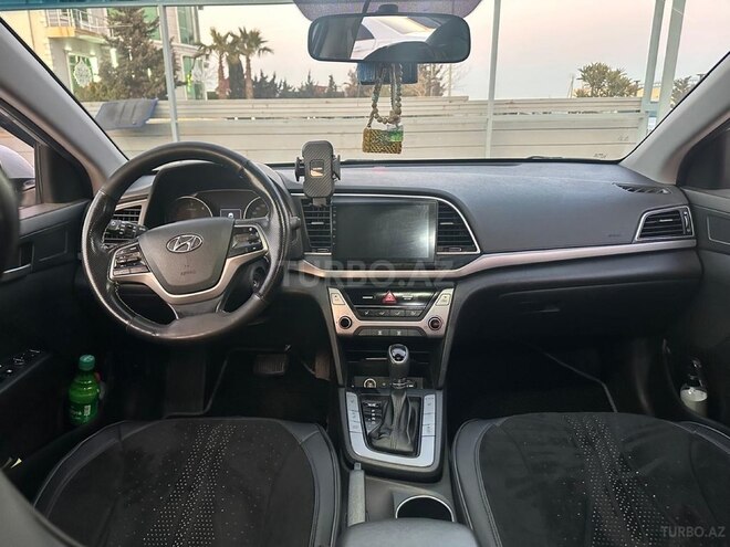 Hyundai Avante-5