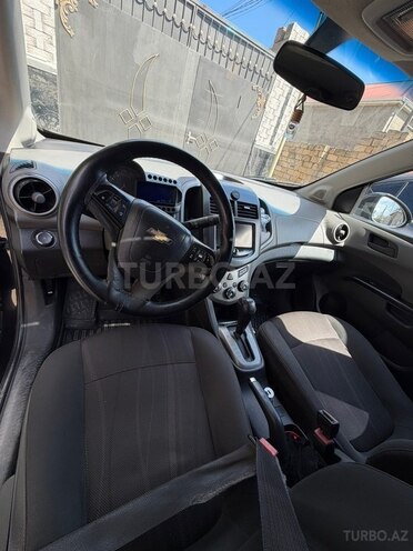 Chevrolet Aveo-5