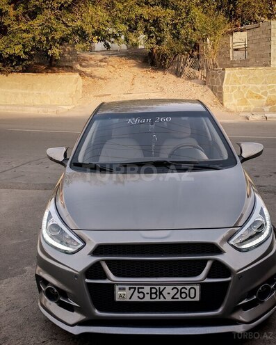 Hyundai Accent-5