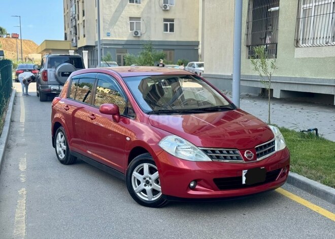 Nissan Tiida-1