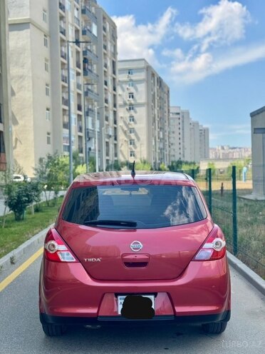 Nissan Tiida-4