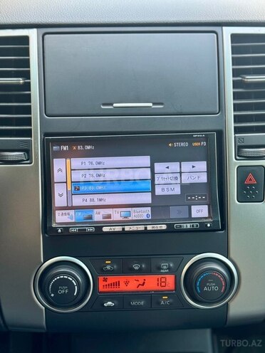 Nissan Tiida-11