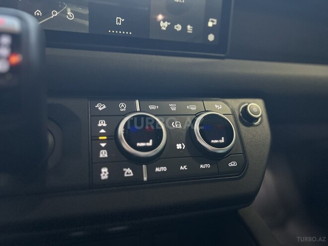 Land Rover Defender-16
