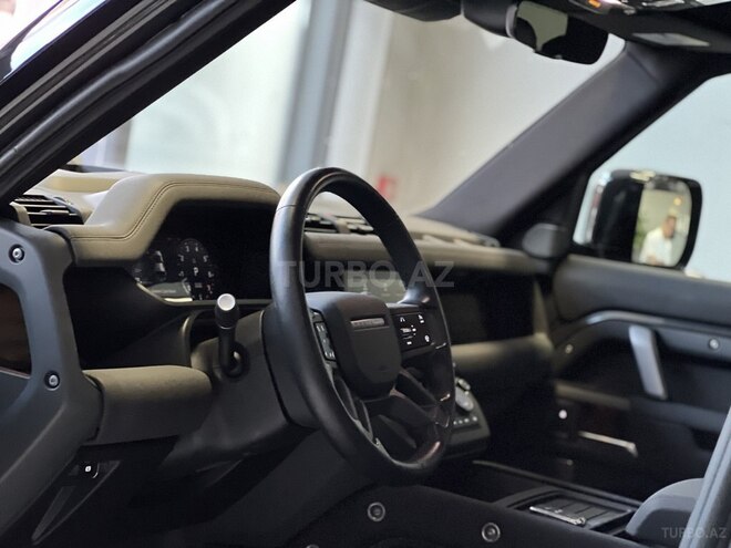 Land Rover Defender-14