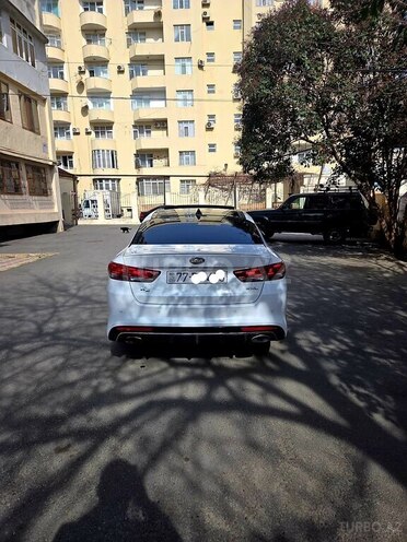 Kia Optima-4