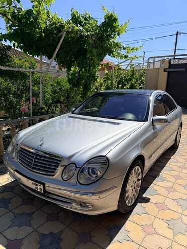 Mercedes E 320-4