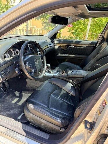 Mercedes E 320-7