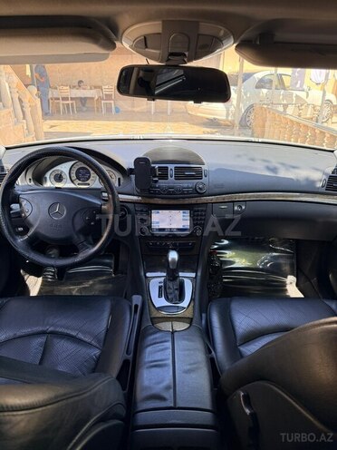 Mercedes E 320-9