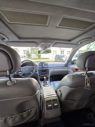 Mercedes E 240-3
