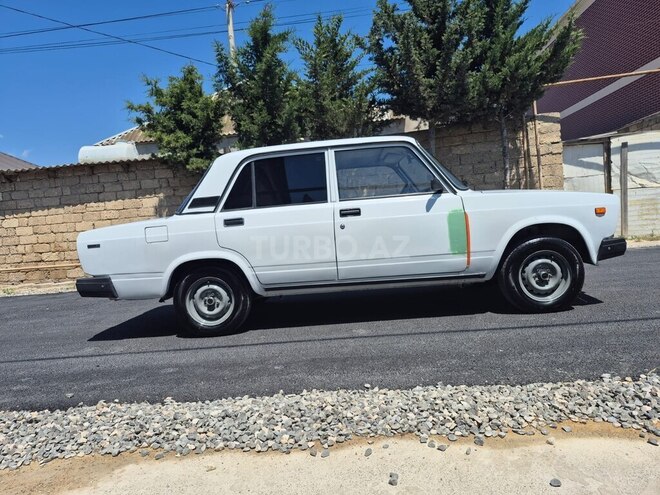 LADA (VAZ) 2107-5