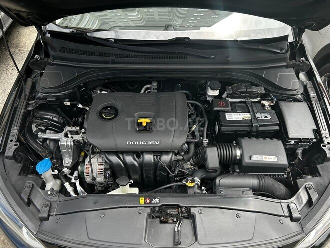 Hyundai Elantra-9