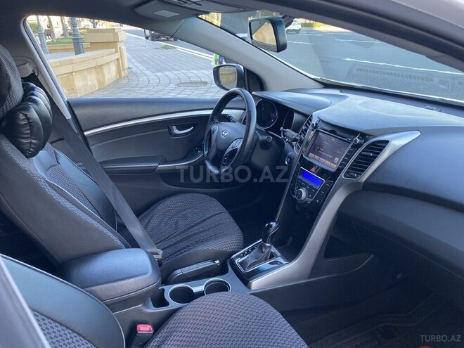 Hyundai i30-7