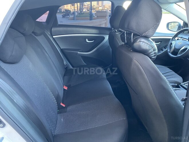 Hyundai i30-8