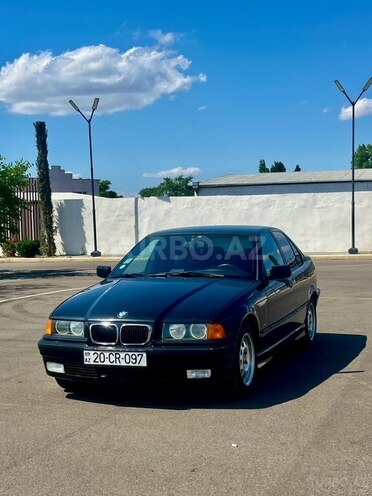 BMW 320-7