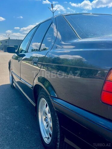 BMW 320-9