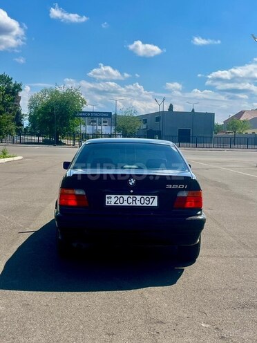 BMW 320-6