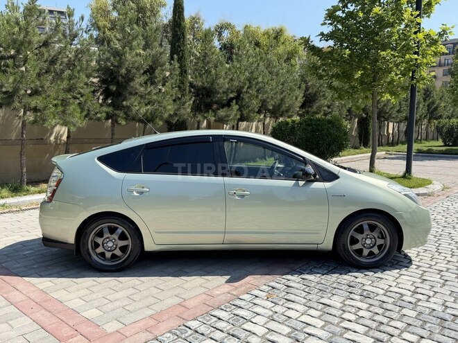 Toyota Prius-4