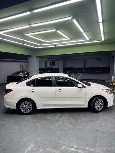 Kia Rio-2