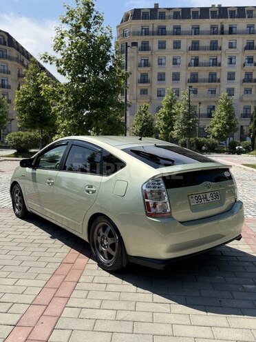 Toyota Prius-7