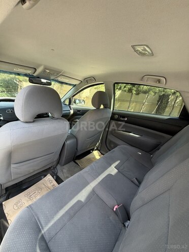 Toyota Prius-12