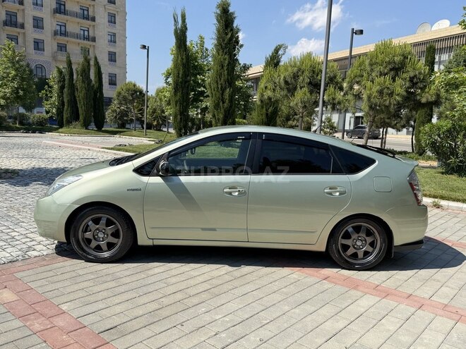 Toyota Prius-10