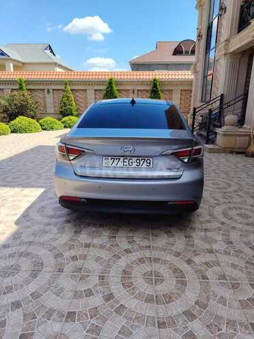 Hyundai Sonata-2