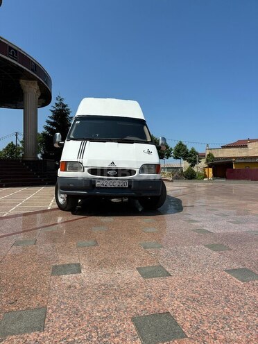 Ford Transit-1