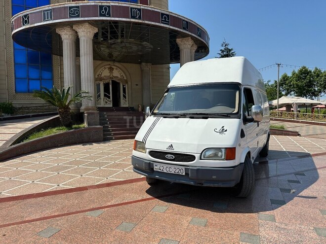 Ford Transit-2