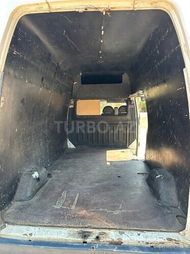 Ford Transit-8