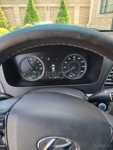 Hyundai Sonata-3