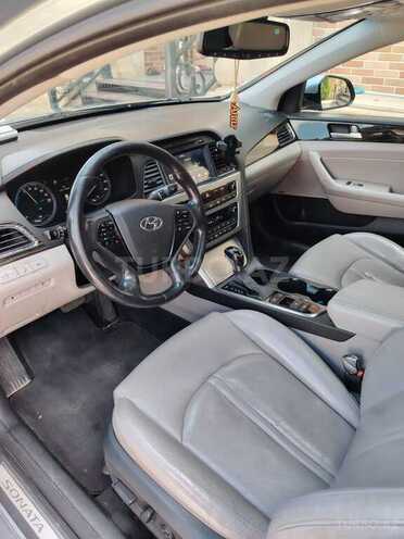 Hyundai Sonata-10