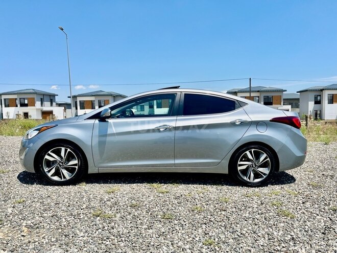 Hyundai Elantra-4