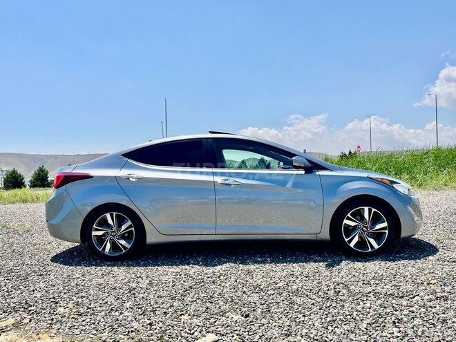 Hyundai Elantra-5