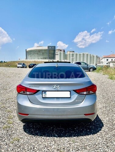 Hyundai Elantra-7