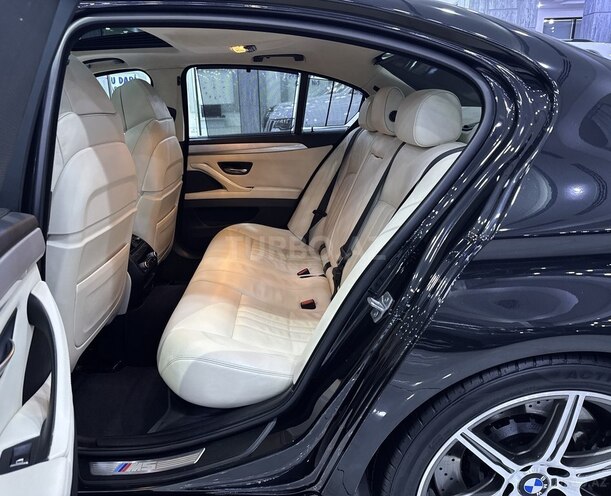 BMW M5-14