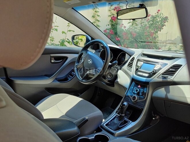 Hyundai Elantra-7
