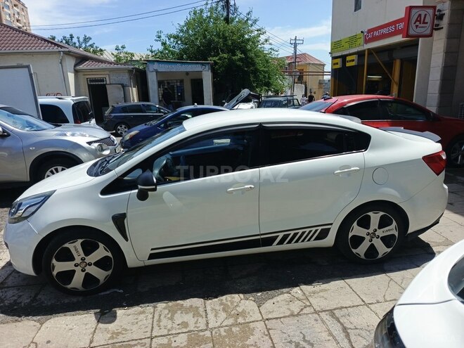 Kia Rio-4