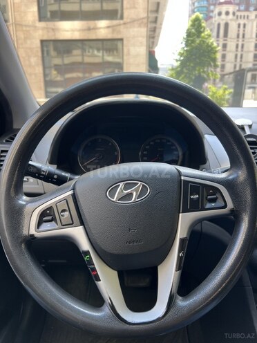 Hyundai Accent-18