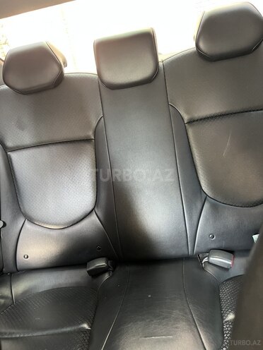 Hyundai Accent-13