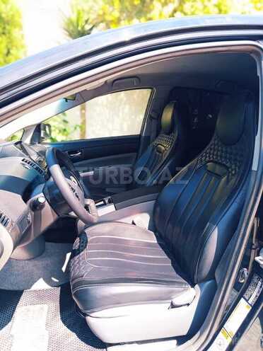 Toyota Prius-8