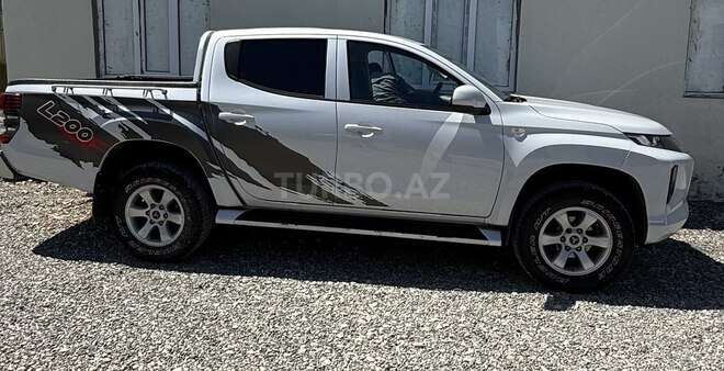 Mitsubishi L200-3
