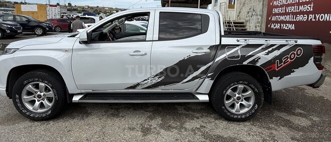 Mitsubishi L200-15