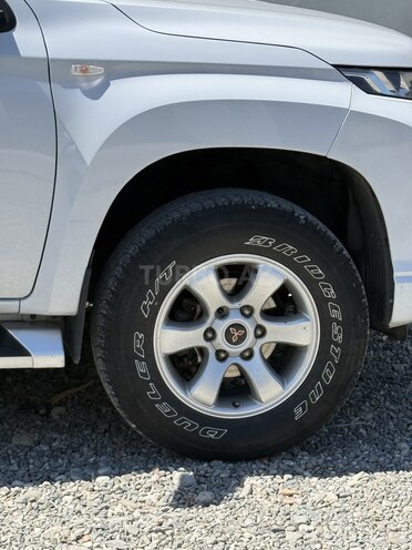 Mitsubishi L200-6
