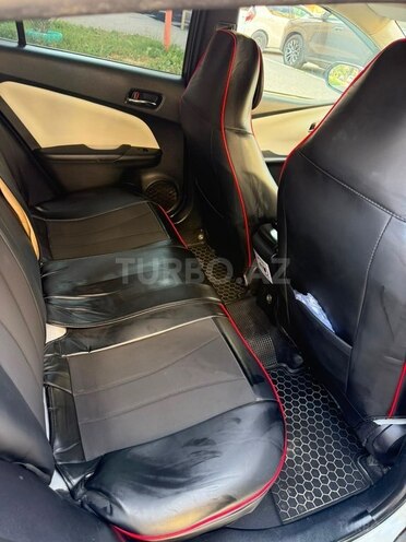 Toyota Prius-10