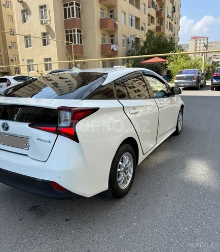 Toyota Prius-4