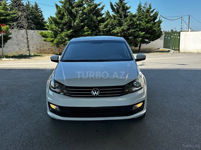 Volkswagen Polo-1