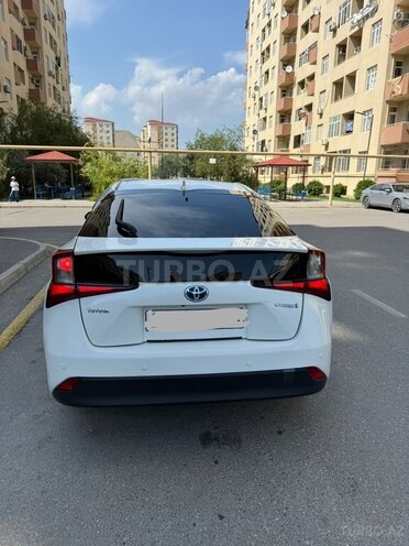 Toyota Prius-7