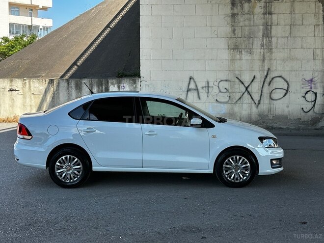 Volkswagen Polo-6
